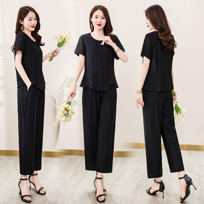 Plus Size Cotton Silk Two-Piece Set: Stylish Casual Short Sleeve Top & Wide-Leg Pants for Moms - Summer Elegance
