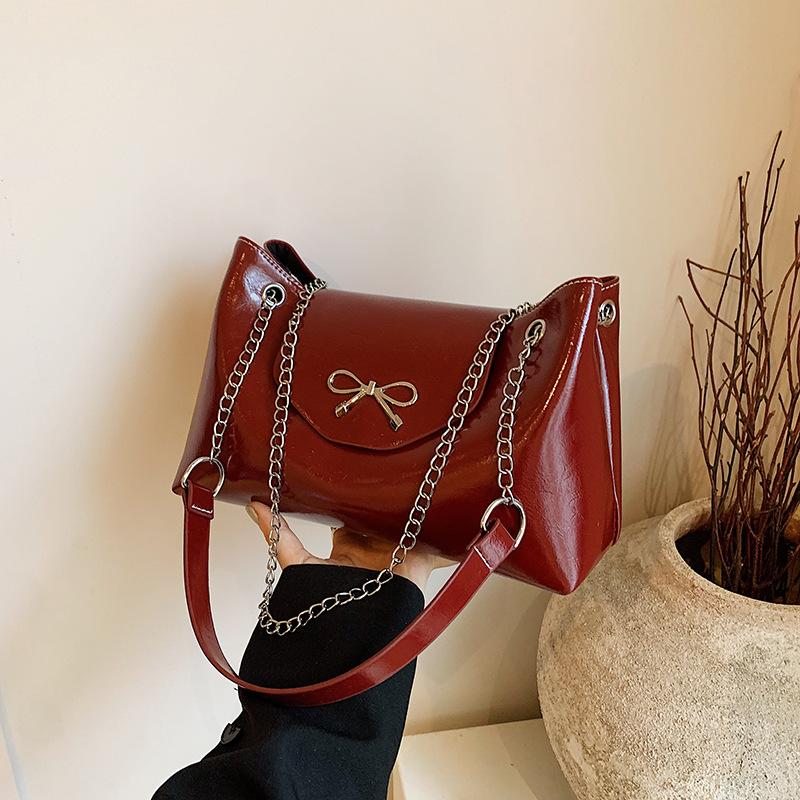 

Bag Women s Large Capacity 2025 New Chain Premium Sense Shoulder Bag Work Commuter Bag Premium Texture Tote Bag червоний
