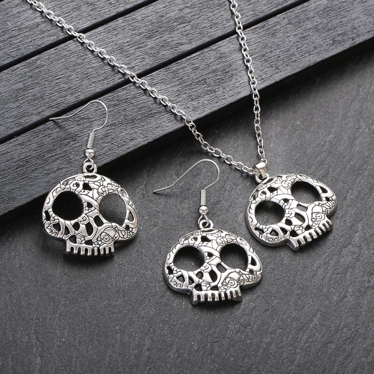 

2022 Punk Snake Pendant Necklace Earring Set copper Color Skull Head Zircon Sets for Women Statement Popular Zircon Wholesale