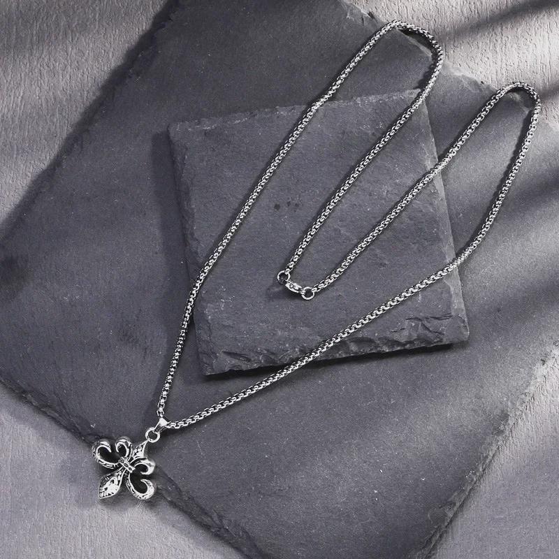 Retro Cross Necklace: Versatile Long Pendant for Men and Women – Sweater Chain and Hip-Hop Accessory