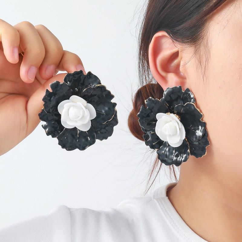 Oversized 3D Floral Earrings Women Zinc Alloy Studs In Pastel Bold Colors Lightweight Chic Statement Jewelry