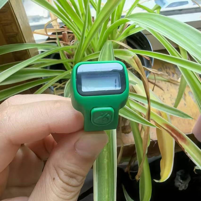 

Silent Digital Display Ring Counter for Men and Women - Green