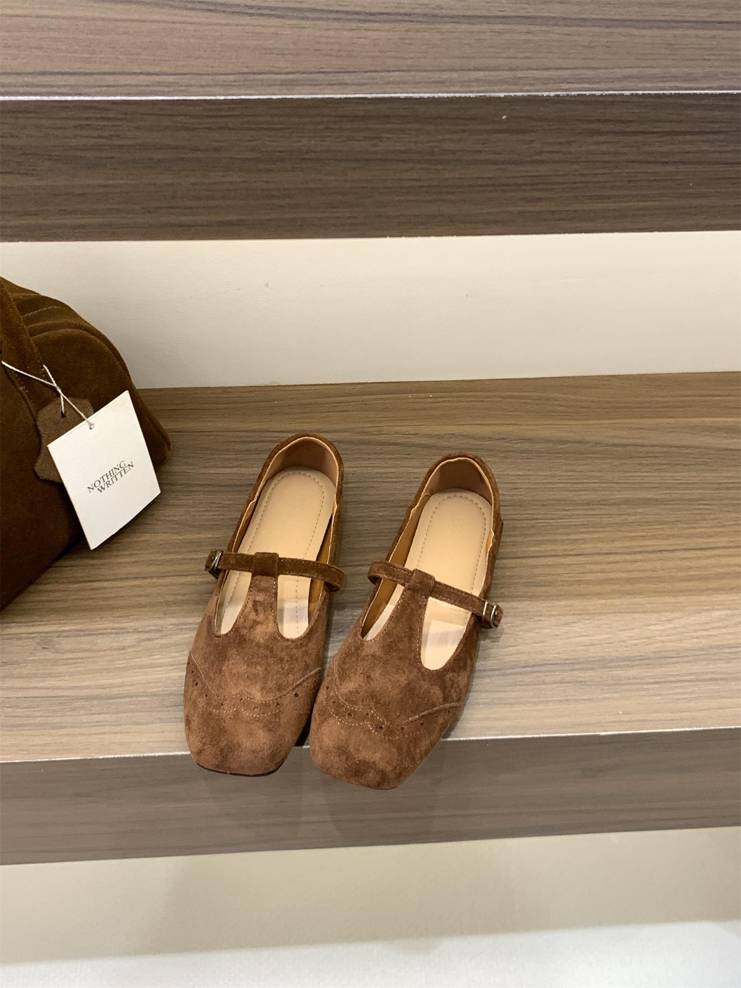 

Retro suede Mary Jane single shoes women s shoes 2025 new autumn French versatile flat black small leather shoes 39