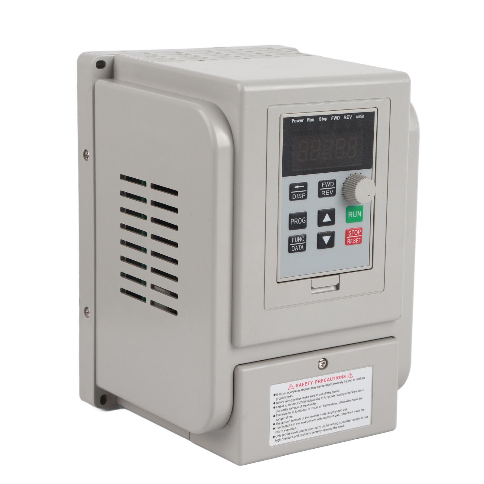 

220VAC Variable Frequency Drive Speed Controller for Single Phase 1.5kW AC Motor чорний