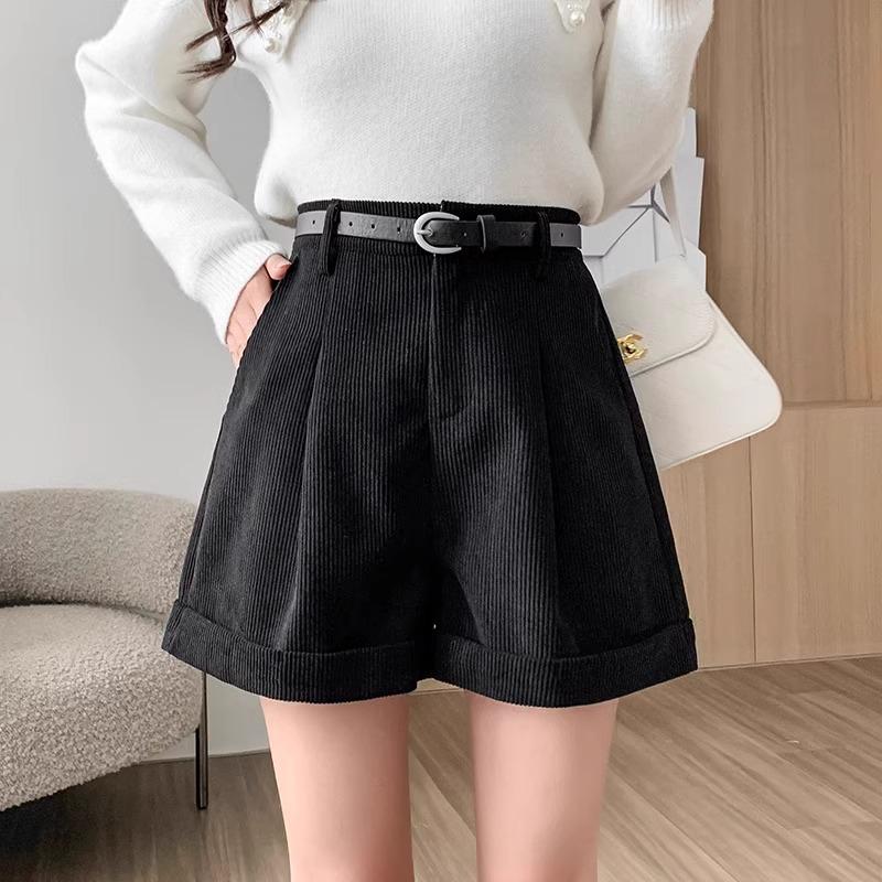 Dámské manšestrové kraťasy Maillard s vysokým pasem: Podzim/Zima 2023 áčkový střih, střih se širokými nohavicemi