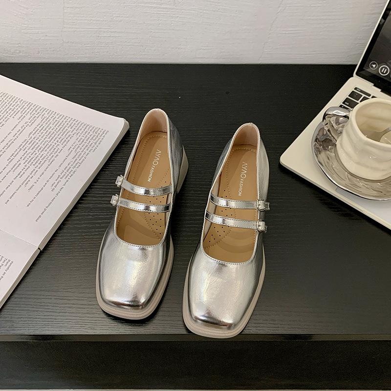French silver single shoes women's summer 2025 new with skirt beautiful not tired feet square head thick heel Mary Jane small leather shoes