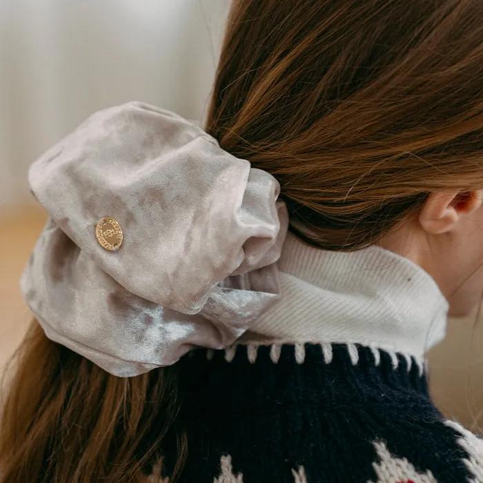 SIAC3097 Cloud Velvet Scrunchie_Silver gray