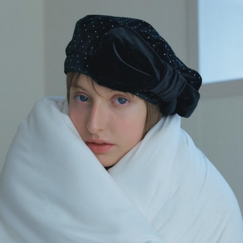 poesiedame VELVET BOW BERET IN SHINE BLACK