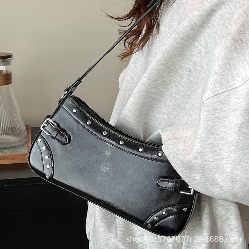 Premium Rivet Underarm Bag Hong Kong Style Niche Retro Shoulder Bag Ladies Temperament Ladies Fashion Baguette Bag
