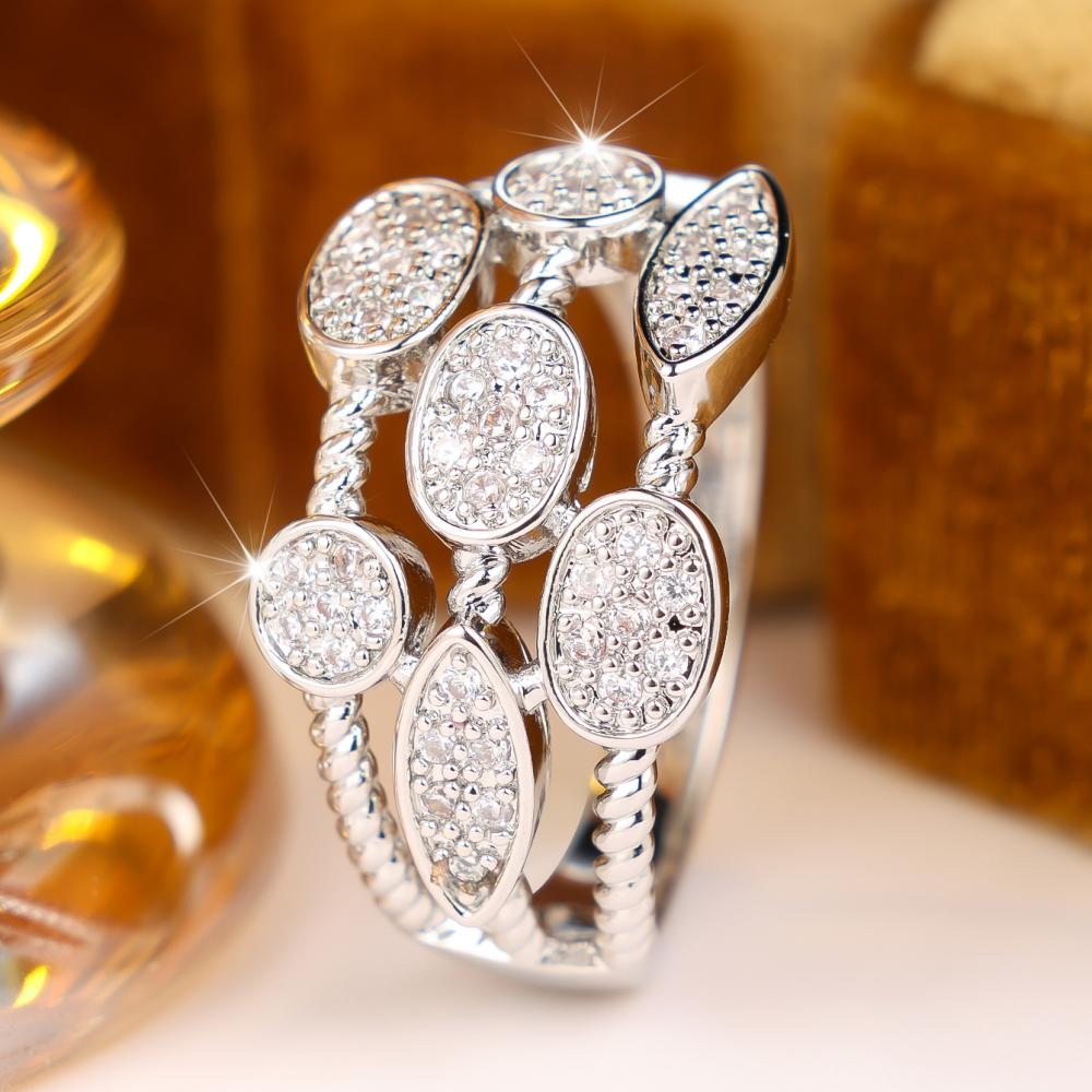 Gorgeous Silver Color Multi Oval Zircon Ring for Women Daily Wear and Banquet