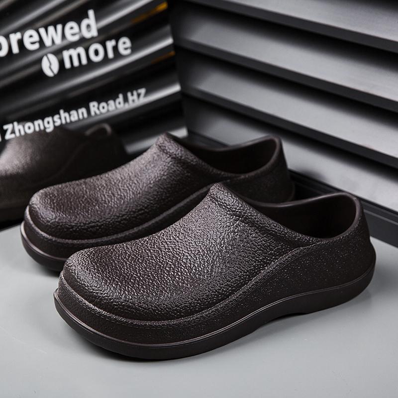 Fashion Men Chef Shoes Man Summer Beach Slippers Water proof Oil proof Kitchen Shoes Non slip Garden Clogs Hotel Work Shoe EVA Sandal
