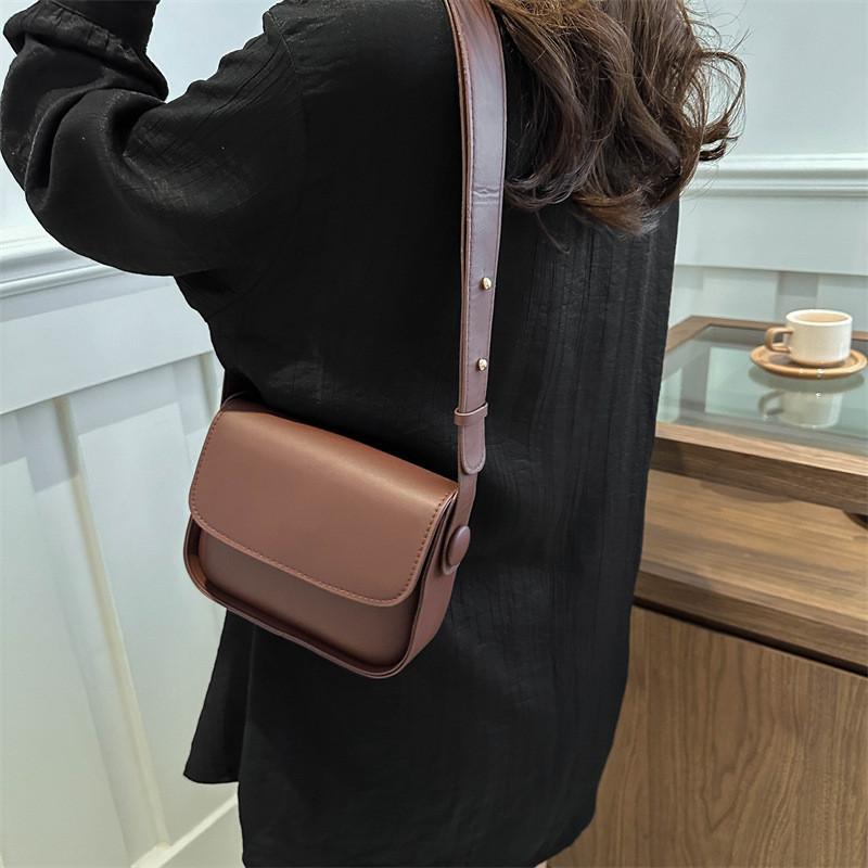 Trendy Street Fashion Shoulder Bag Vintage Underarm Small Square Bag Women's Popular Crossbody Bag