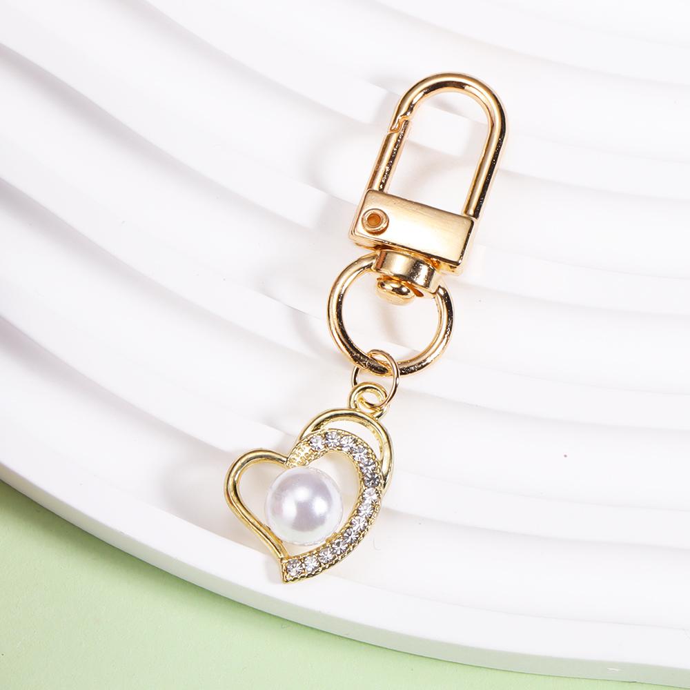 Sparkling crystal pearl Snowflake Keychain Boho Zinc alloy metal Key Chain Ring for Women Kids Christmas Accessories Keyholder
