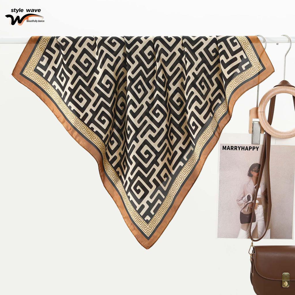 Elegant Chinese Ink Painting Lotus Silk Scarf: High-End, Versatile Retro Print, Popular Decorative Accessory for Women.