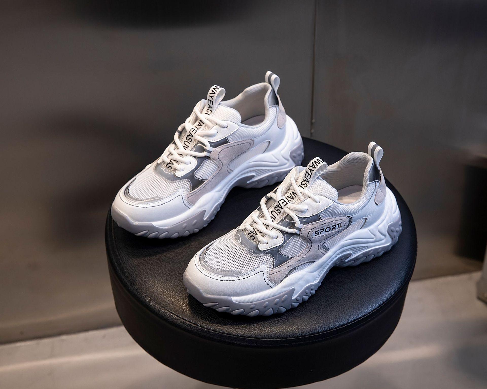 

Летняя спортивная обувь женская 2025 на толстой подошве прозрачная сетка повседневная кожаная женская обувь для бега увеличение роста кроссовки папины женская дышащая и 40