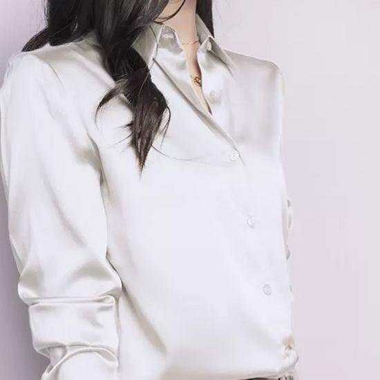 

Женский топ из французского сатина высокого класса, искусственный шелк - Идеально с джинсами для образа 2024 года для поездок на работу 3XL 72.5-80kg белый