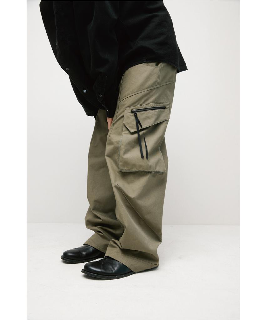 Haechinglum Darted Cargo Pants Dark Beige