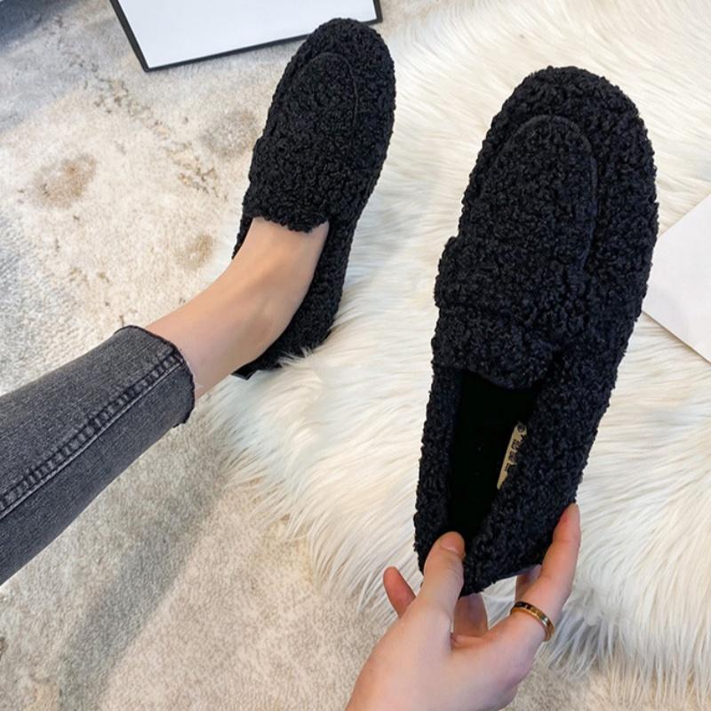 Fashion 2025 Winter New Lady Flat Outside Wearing Warm Cotton Shoes Comfy Velvet Lazy Loafers Thick Soled Big Size Shoes Mujer Zapatos