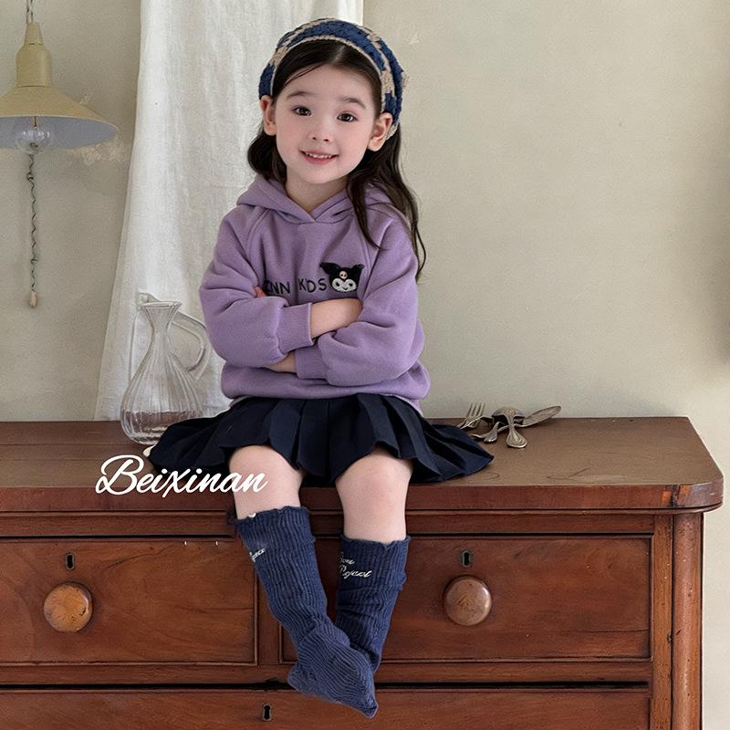 Korean-Style Velvet Hoodie & Pleated Skirt Set for Girls - Autumn/Winter Cartoon Design