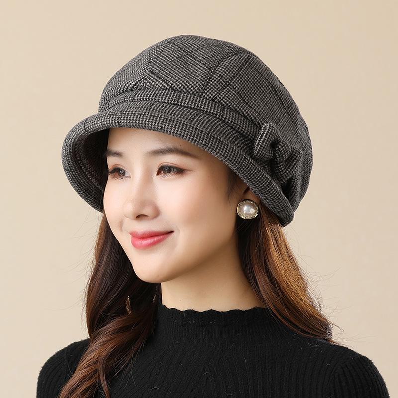 Plaid Autumn & Winter Women's Fisherman Hat: Stylish, Warm, & All-Match for Middle-Aged & Elderly.