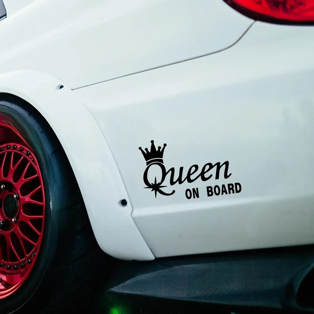 Kreativer Autoaufkleber Kronen-Design QUEEN AN BORD Vinyl-Abziehbild Wasserdicht Personalisierte Auto-Styling Dekoratives Aufkleber-Zubehör