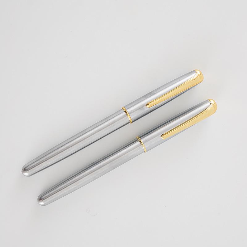 

Yongsheng Metal Fountain Pen Gift Set for Business, Student Calligraphy, and Art Practice Rollerball Pen (Single Pen) срібний