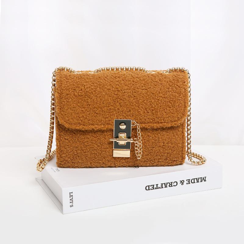 

Autumn and winter fashionable and simple versatile plush shoulder women s bag bag trendy buckle chain crossbody mobile phone bag коричневый