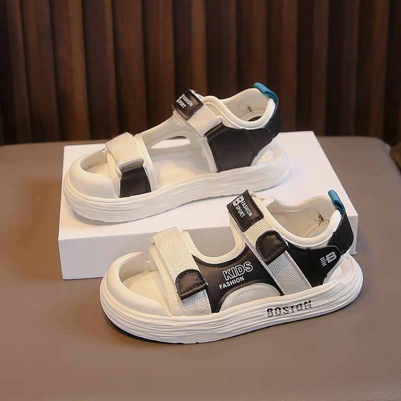 Sandali Chiusi per Bambini 2026: Scarpe da Spiaggia Estive per Ragazzi e Ragazze con Suola Morbida e Design Anti-Calcio