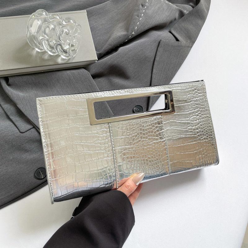 New Fashionable and Versatile Handbag, High-end Crocodile Patterned Dinner Clutch, Daily Commuting Bag, Versatile Women's Bag