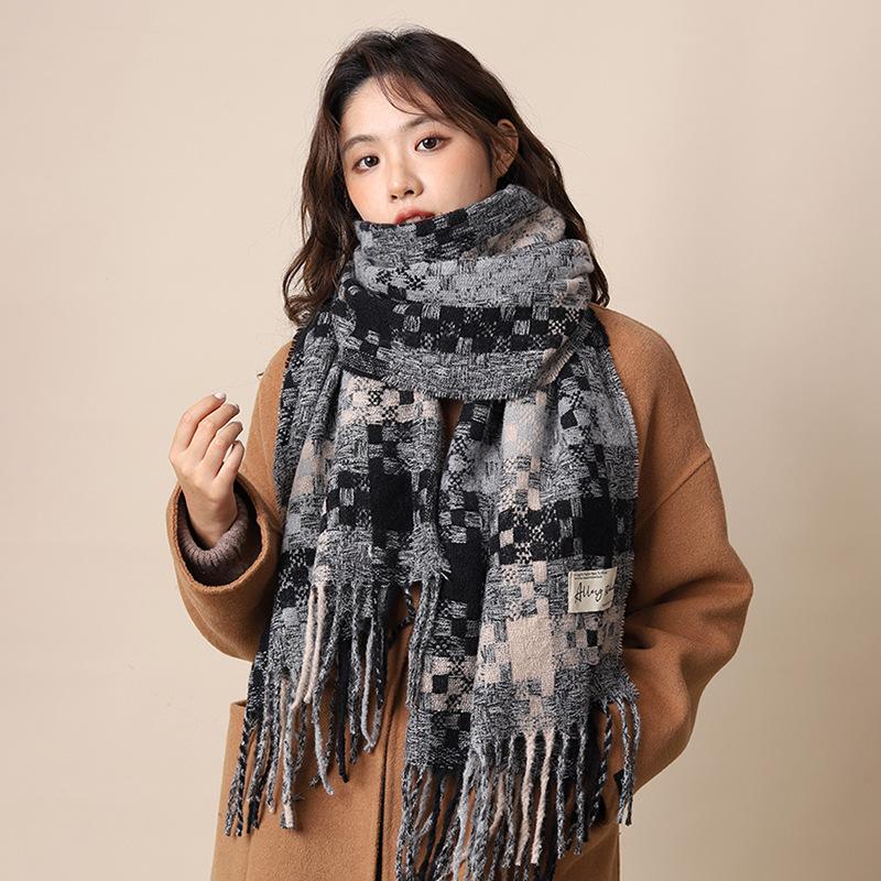 

Autumn and winter atmosphere woven plaid fringed warm scarf men and women couples enlarged thickened long scarf shawl warm 210*55 сірий колір