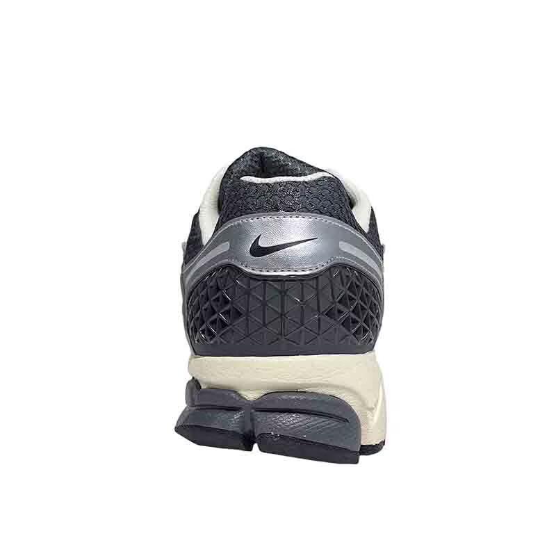 Nike Zoom Vomero 5 Men's Running Shoes