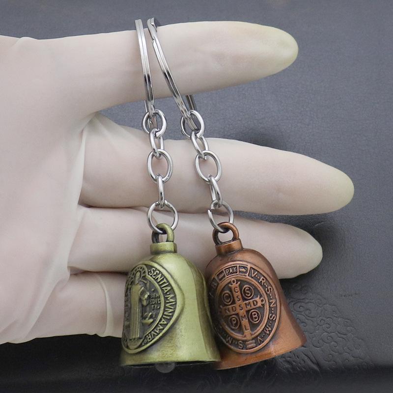 Retro Metal Jewelry Keychain with Bell Pendant - Car and Bag Decoration