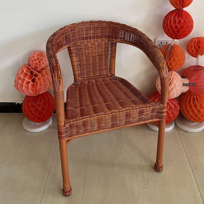 Высокий плетеный стул из ротанга для улицы с подлокотниками и спинкой