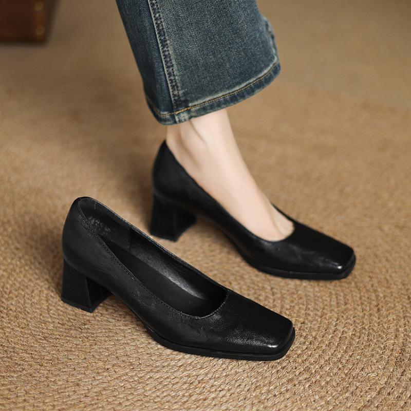 New women's fashion single shoes solid color square head medium heel large size shoes rubber sole four seasons wear square heel casual women's shoes