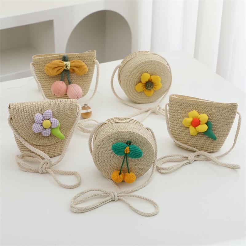 1Pc New bag cute ins messenger bag summer children's diagonal straddle bag change bag flower mini straw bag shoulder