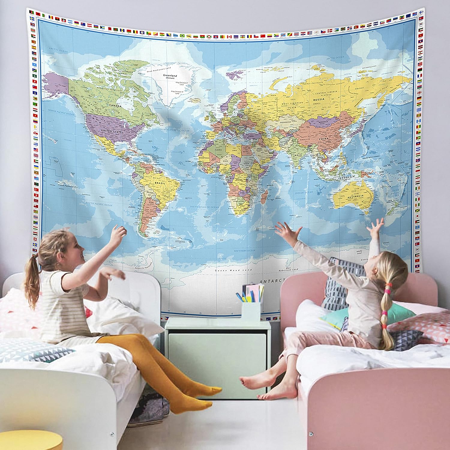 Large wall tapestry with a world map 75x100