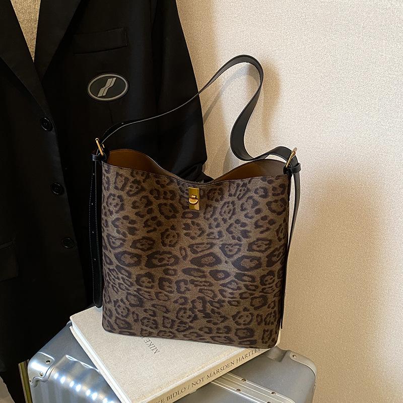 Leopard Print Suede Tote: Versatile Large-Capacity Crossbody for Autumn/Winter