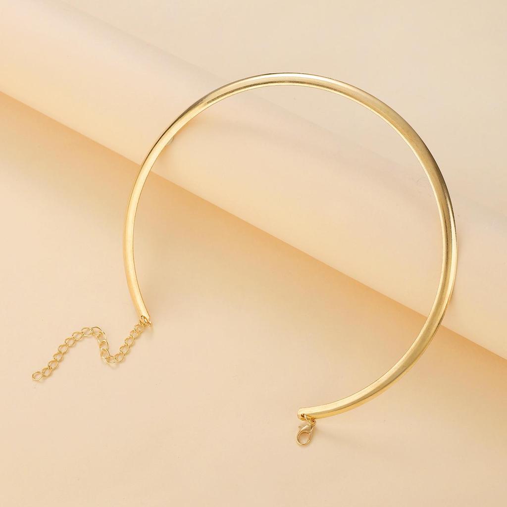 Stilvolles Minimalistisches Choker- & Ohrring-Set für Frauen - Europäisches & Amerikanisches Design