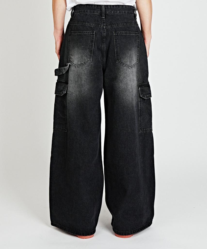 Dideobeulyueseui Fade Wide Cargo Denim Pants (Black)