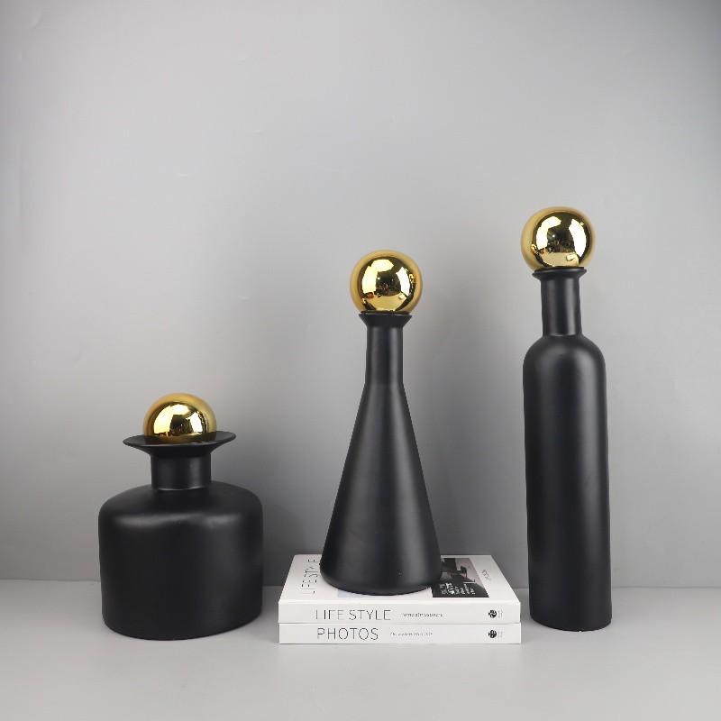 

Geometric Metal Ball Cover Art Pieces Ceramic Vase Gold Ball Abstract Bottle Flower Vase Home Decoration Accessories