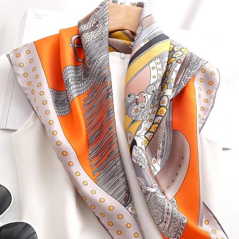 SIYUTANG Silk Scarf & Sandalwood Comb Gift Set