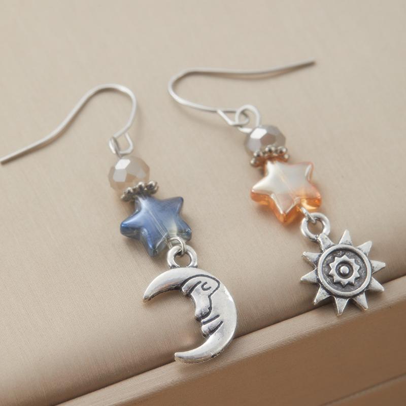 Nuovi Orecchini Pendenti Personalizzati Creativi con Intaglio Luna e Stelle, Accessori da Festa Stile Etnico Retrò da Donna Regali