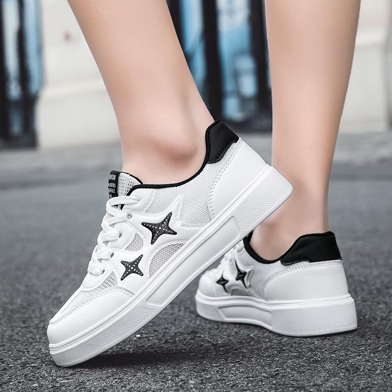 Sneakers Women's Versatile Thick-soled Lightweight Breathable Board Shoes New Student Soft-soled Casual Shoes Little White Shoes Tide