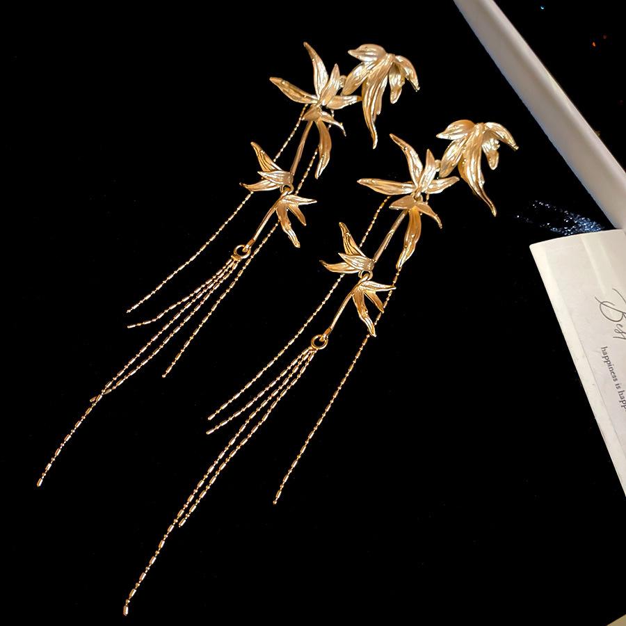 Silver Needle Bamboo Leaf Fringed Metal Earrings New Chinese Temperament Stud Earrings Earrings Earrings Design Sense Niche