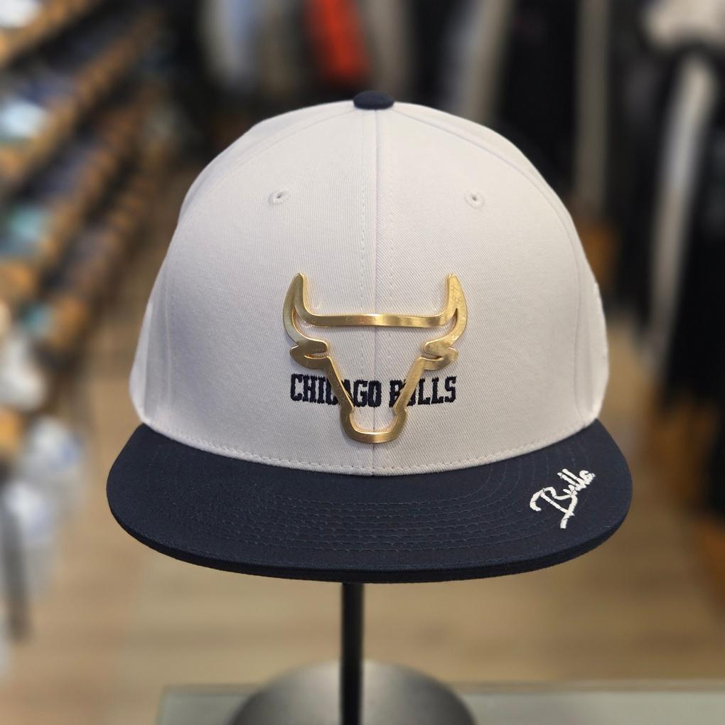 NBA Unisex CHI Bulls Outline Metal Snapback N245AP614P(00)