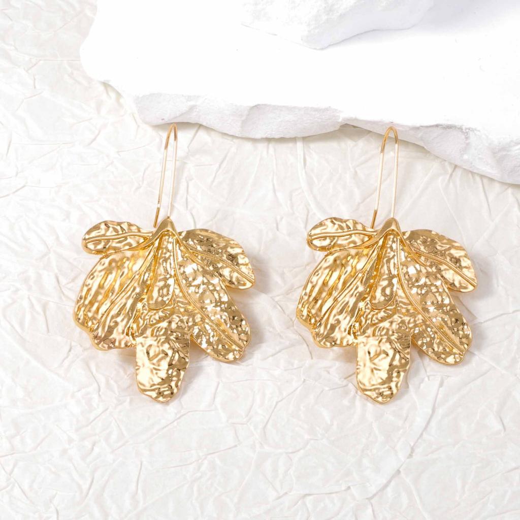 Simple golden maple earrings