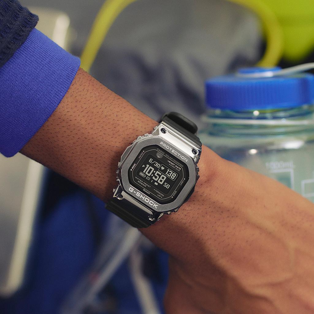 Casio G-SHOCK Men's Stainless Steel 200M Water Resistant Digital Shock Resistant Quartz Watch GM-H5600-1