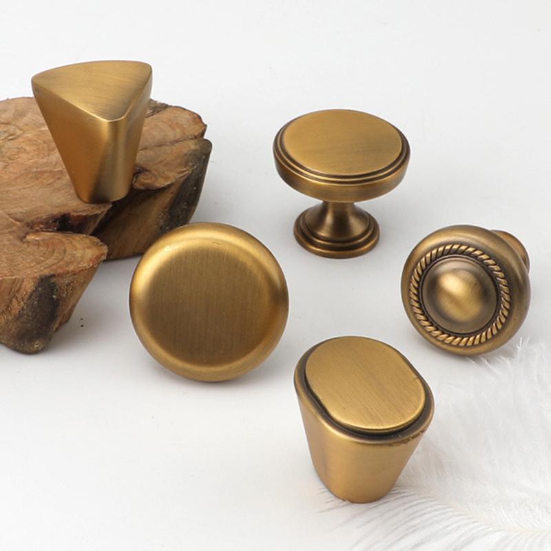 Messing Möbelscharniere Französisches Vintage-Design Hochwertige Schrankknöpfe Schrankschubladen Griffknauf