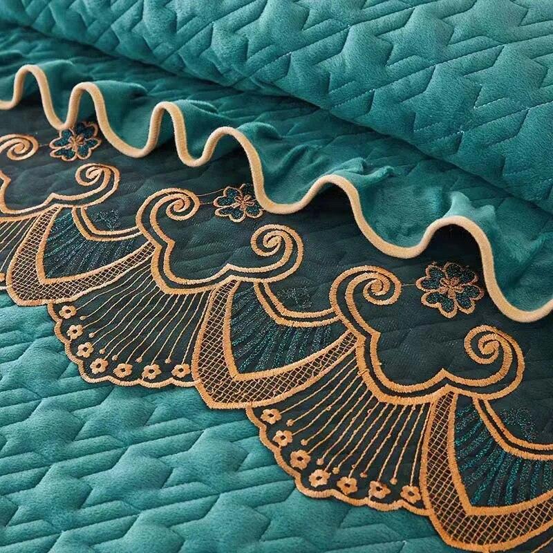 Luxury Lace Embroidery Bed Sheet Thick Velvet Quilted Bed Skirt Queen Size Warm Soft Plush Bedspread  Not Included Pillowcase