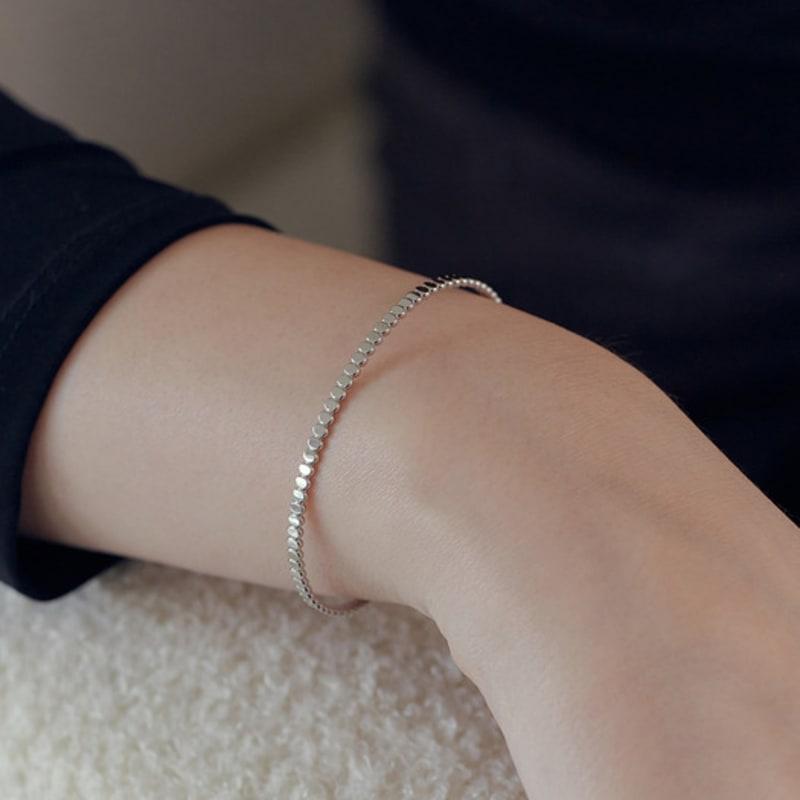 Shertz Irregular Ball Sling Bracelet Bangle